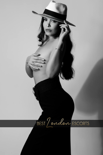 Elissa's photo 6