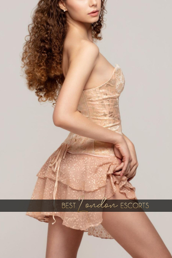 Victoria 's photo 6