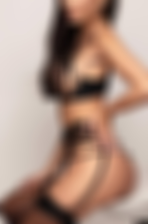 Escort  Monica from Notting Hill gate